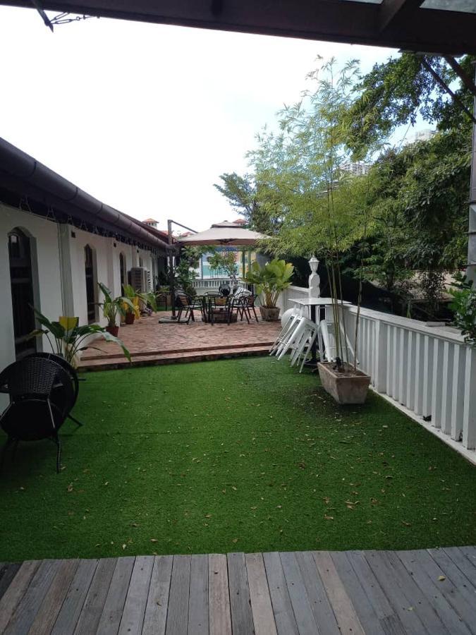 Le Meilleur George Town Exterior photo